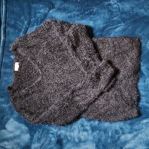 Black V Neck sweater by SO size